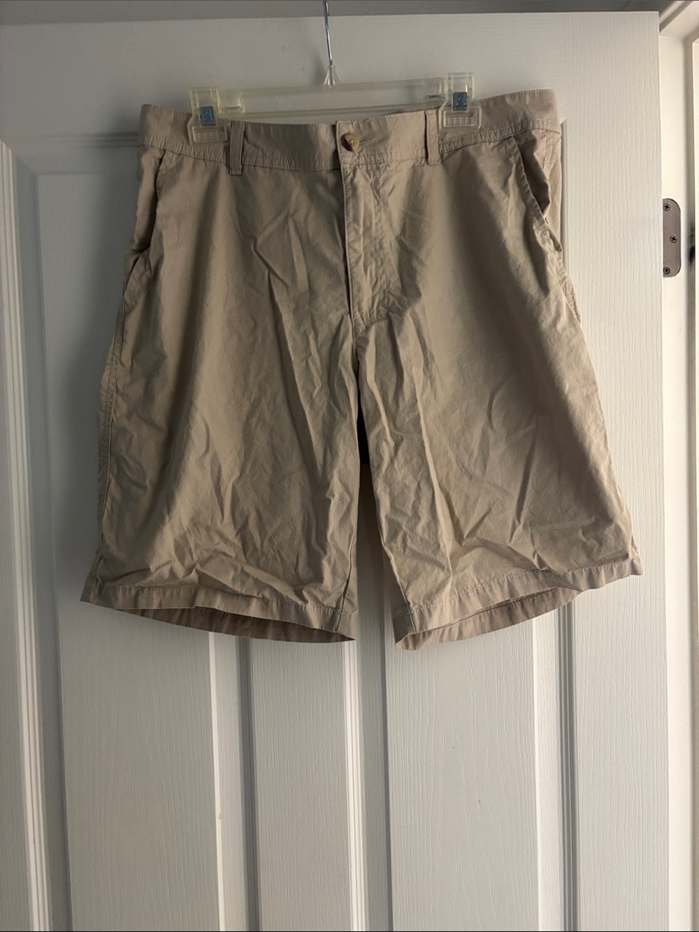 Columbia Men's Khaki Flat-Front Shorts Sz 34W 10L